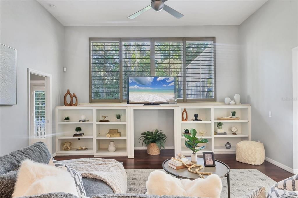 En Venta: $650,000 (4 camas, 3 baños, 2557 Pies cuadrados)