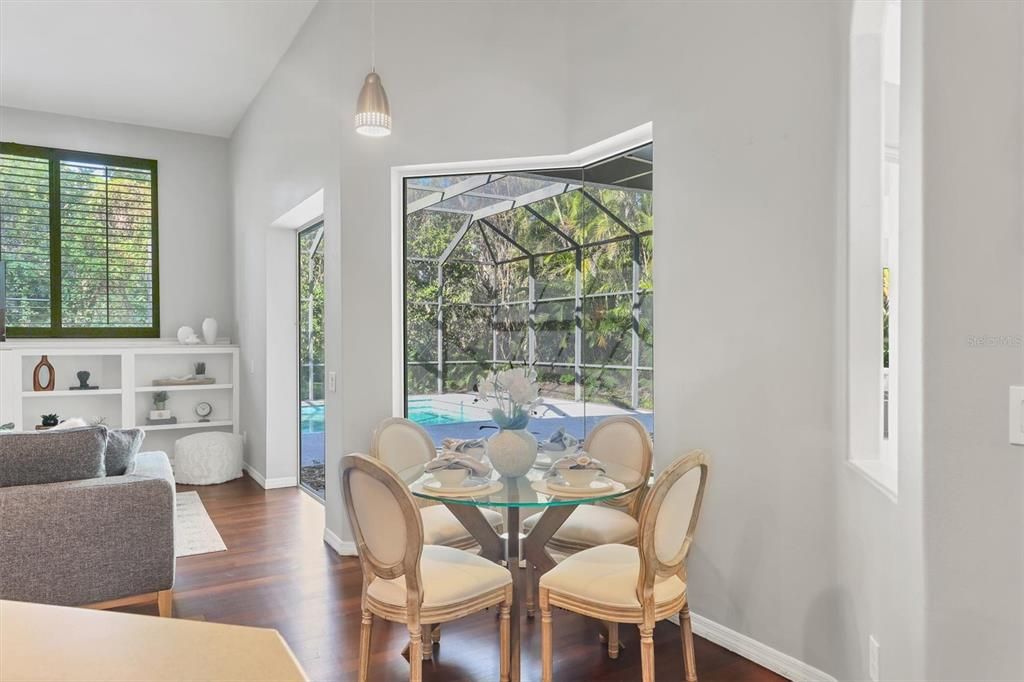 En Venta: $650,000 (4 camas, 3 baños, 2557 Pies cuadrados)