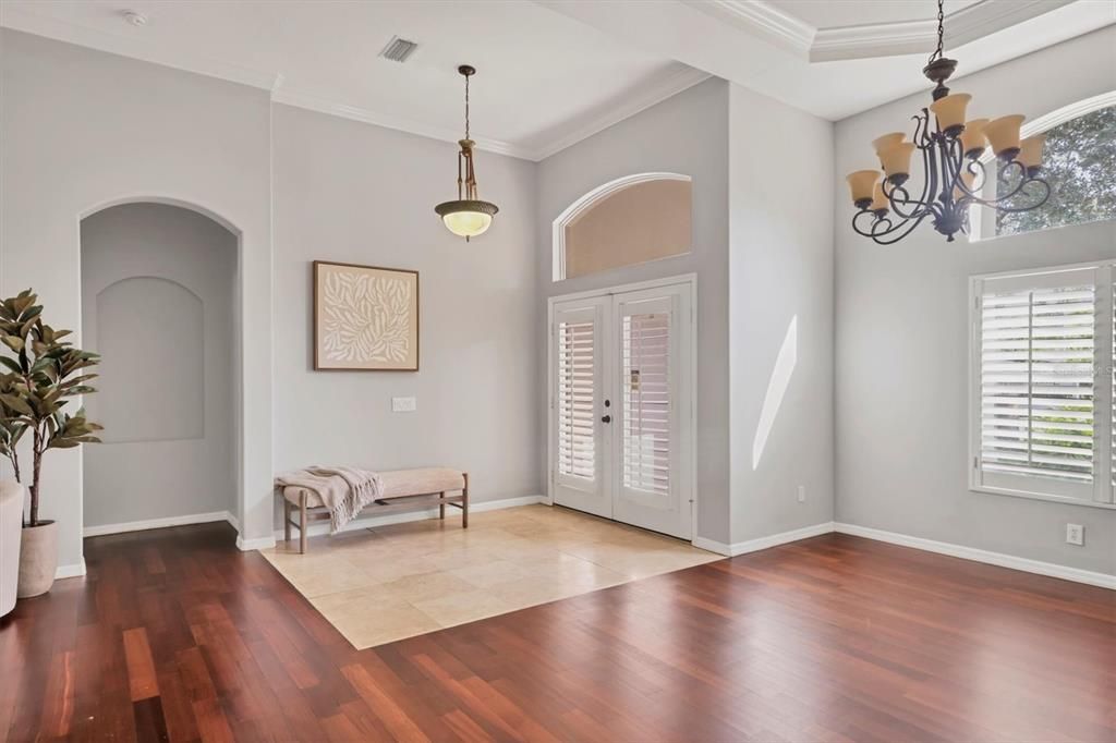 En Venta: $650,000 (4 camas, 3 baños, 2557 Pies cuadrados)