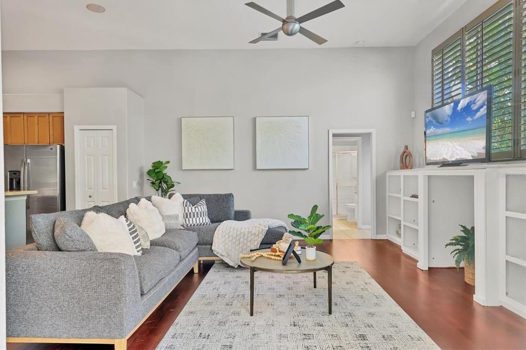 En Venta: $650,000 (4 camas, 3 baños, 2557 Pies cuadrados)