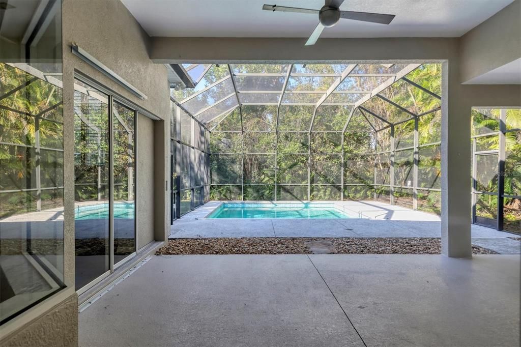 En Venta: $650,000 (4 camas, 3 baños, 2557 Pies cuadrados)