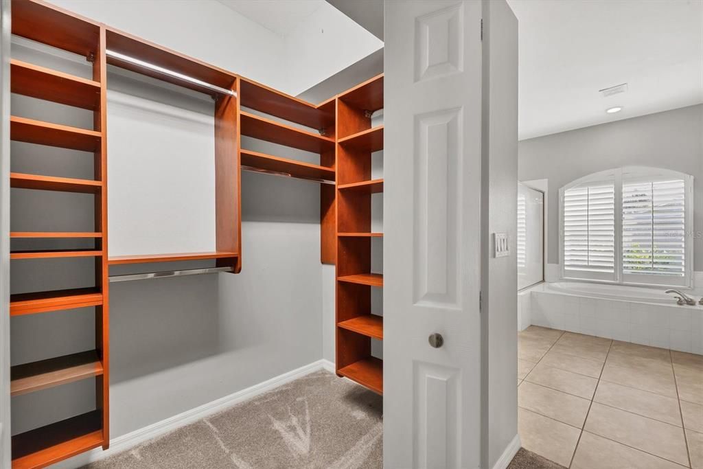 En Venta: $650,000 (4 camas, 3 baños, 2557 Pies cuadrados)