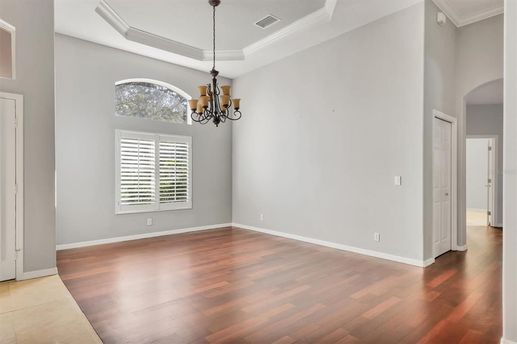 En Venta: $650,000 (4 camas, 3 baños, 2557 Pies cuadrados)