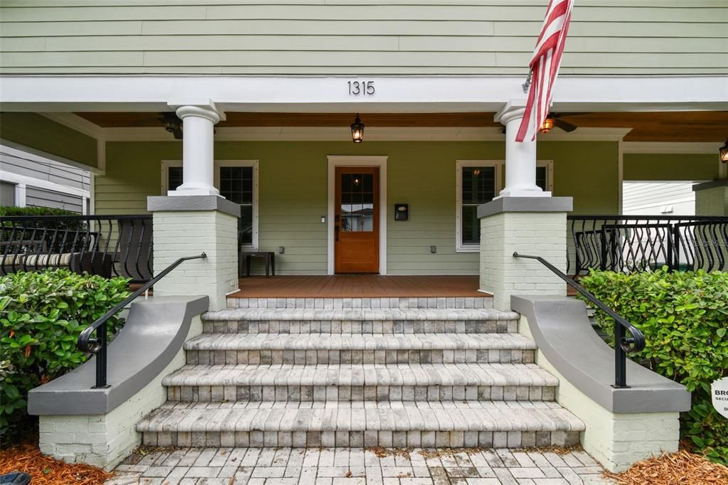 На продажу: $1,175,000 (2 спален, 2 ванн, 1820 Квадратных фут)