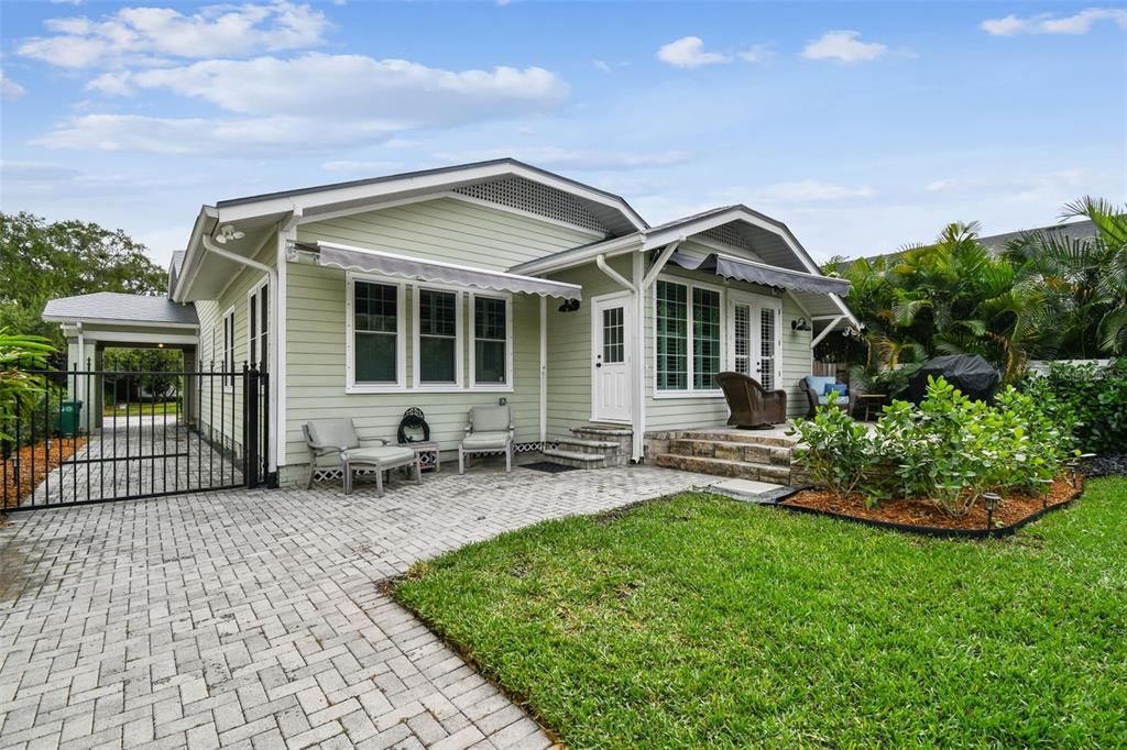 На продажу: $1,175,000 (2 спален, 2 ванн, 1820 Квадратных фут)