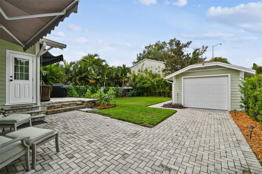 На продажу: $1,175,000 (2 спален, 2 ванн, 1820 Квадратных фут)