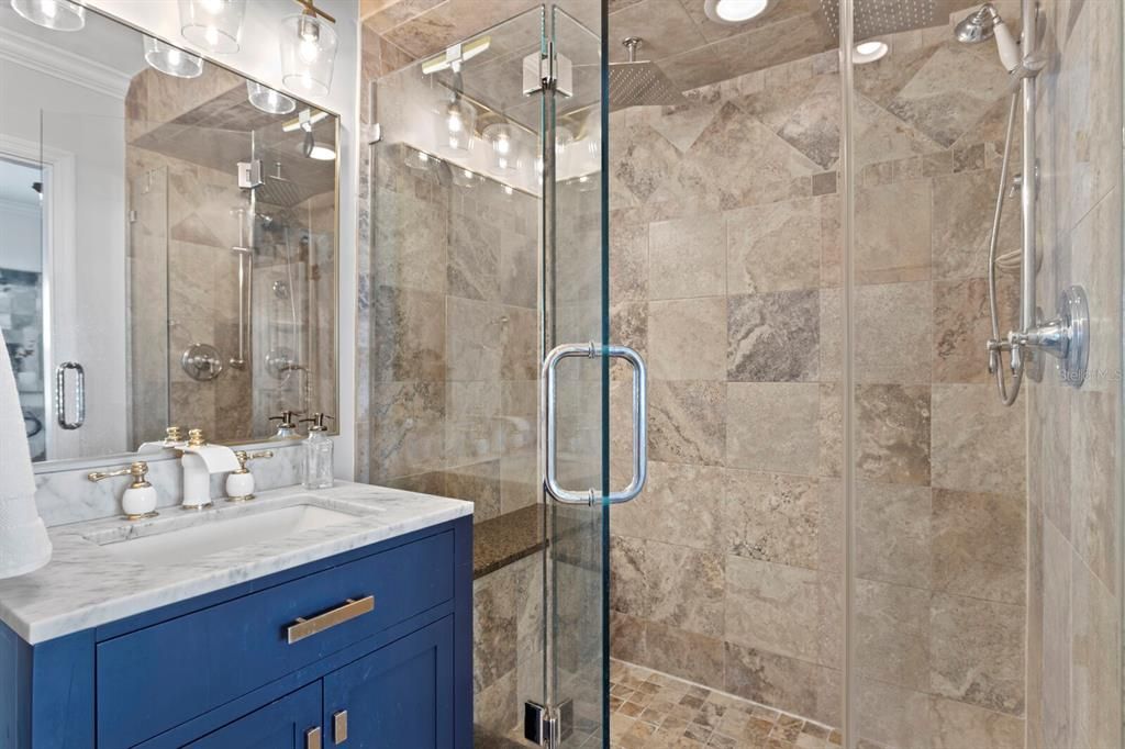 На продажу: $1,175,000 (2 спален, 2 ванн, 1820 Квадратных фут)