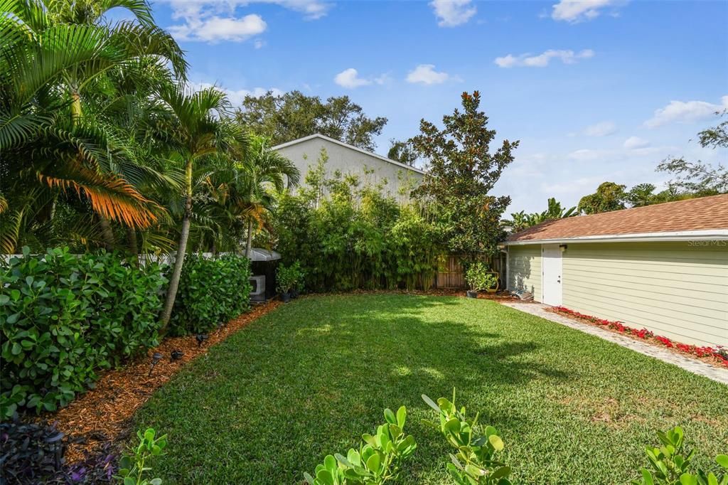 На продажу: $1,175,000 (2 спален, 2 ванн, 1820 Квадратных фут)