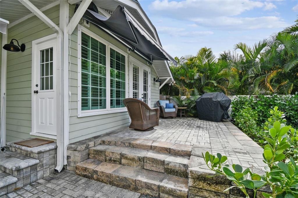 На продажу: $1,175,000 (2 спален, 2 ванн, 1820 Квадратных фут)