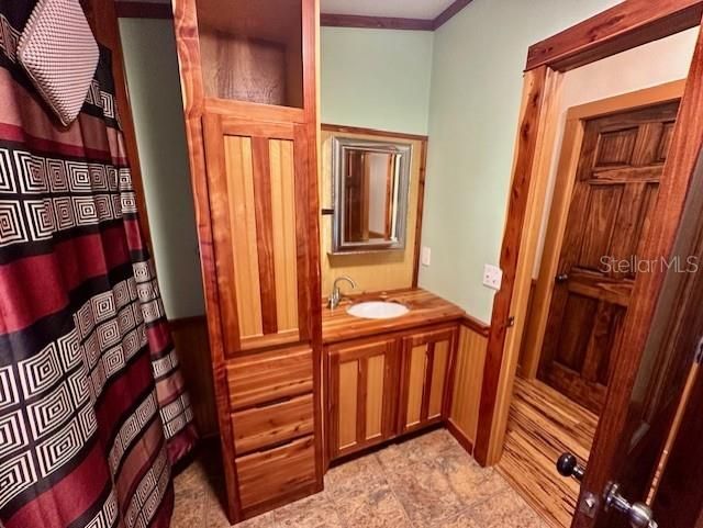 For Sale: $209,000 (4 beds, 2 baths, 1344 Square Feet)