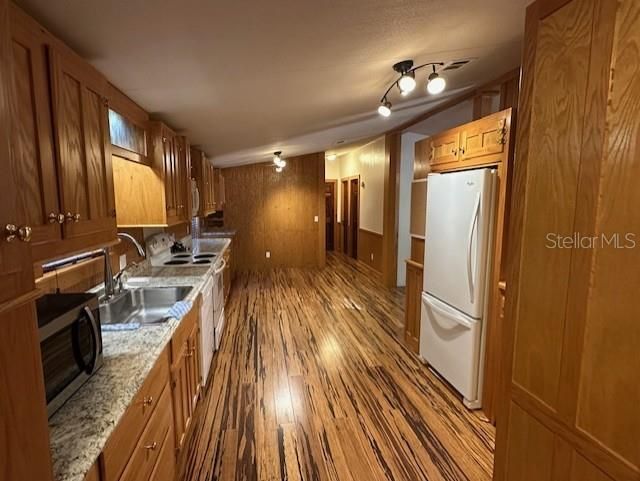 For Sale: $209,000 (4 beds, 2 baths, 1344 Square Feet)