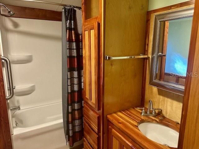 For Sale: $209,000 (4 beds, 2 baths, 1344 Square Feet)