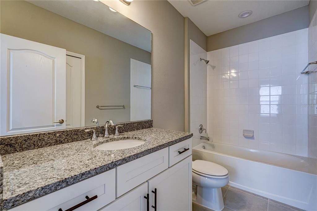 En Venta: $280,000 (3 camas, 2 baños, 1822 Pies cuadrados)