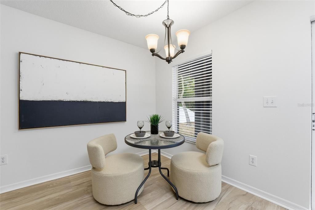 For Sale: $359,900 (5 beds, 2 baths, 2200 Square Feet)