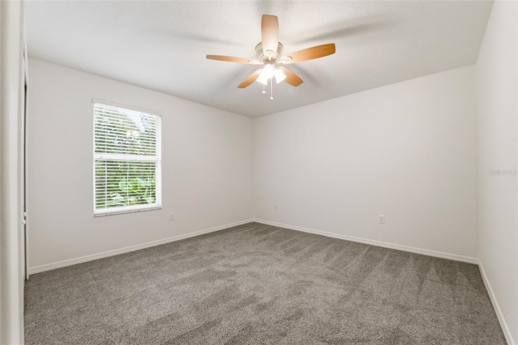 For Sale: $359,900 (5 beds, 2 baths, 2200 Square Feet)