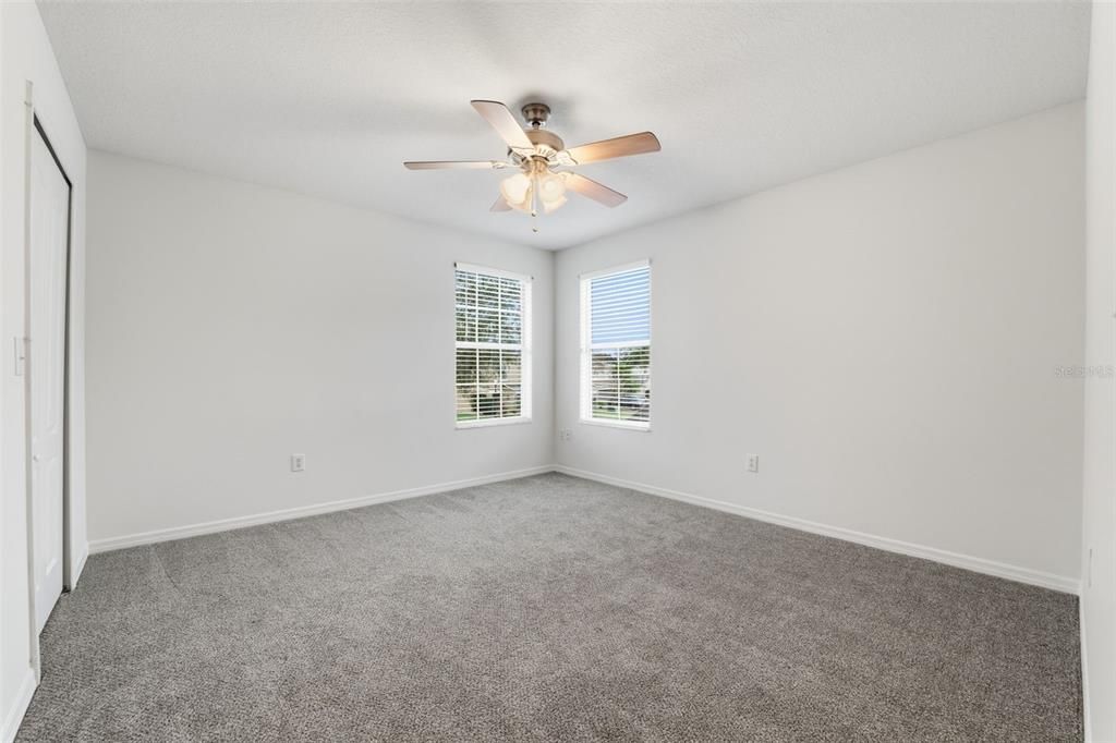 For Sale: $359,900 (5 beds, 2 baths, 2200 Square Feet)