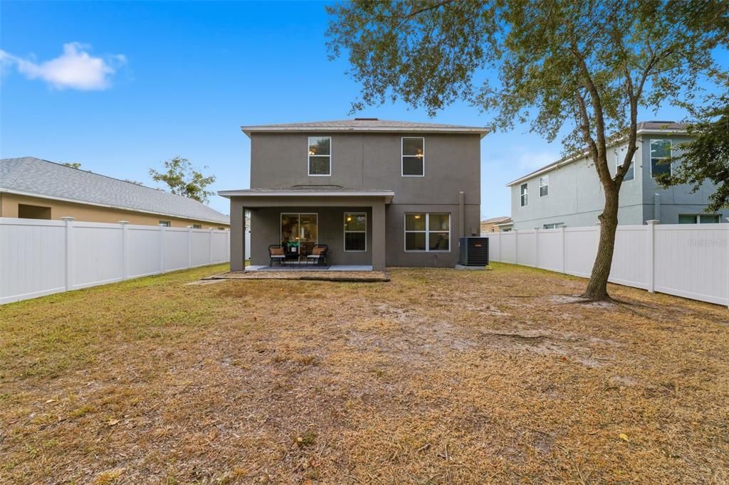 For Sale: $359,900 (5 beds, 2 baths, 2200 Square Feet)