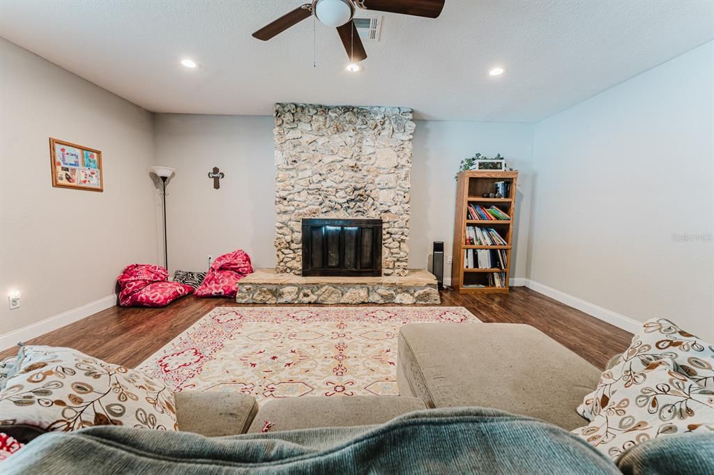 For Sale: $350,000 (3 beds, 2 baths, 2142 Square Feet)