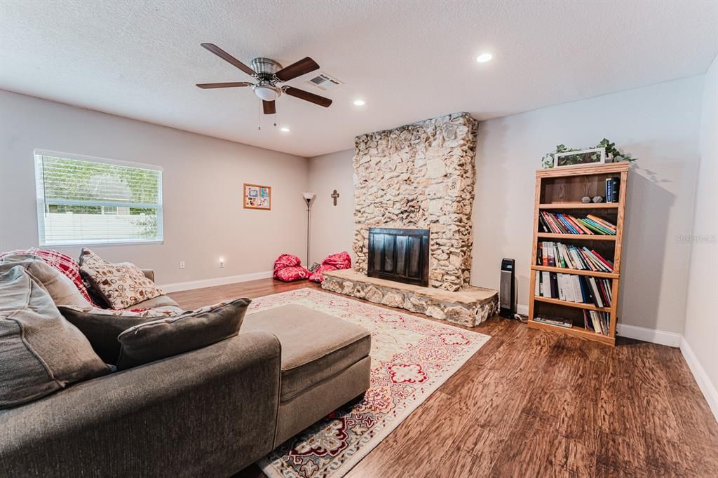 For Sale: $350,000 (3 beds, 2 baths, 2142 Square Feet)