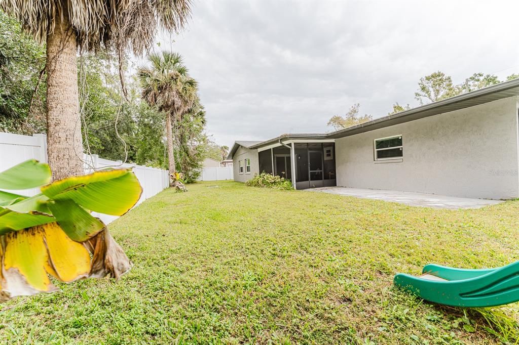 For Sale: $350,000 (3 beds, 2 baths, 2142 Square Feet)