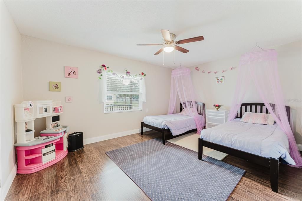 For Sale: $350,000 (3 beds, 2 baths, 2142 Square Feet)