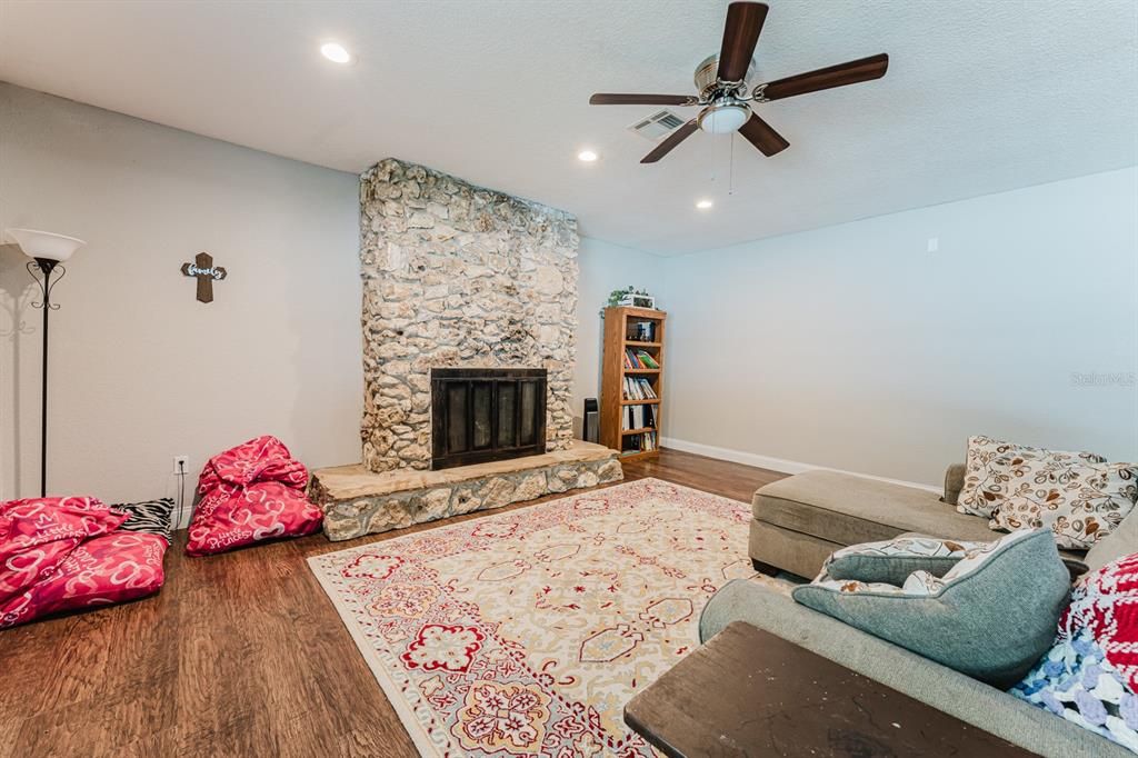 For Sale: $350,000 (3 beds, 2 baths, 2142 Square Feet)