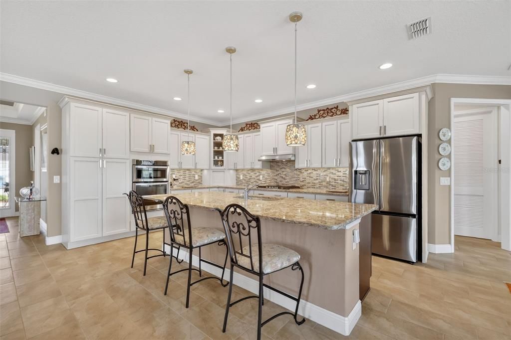 En Venta: $450,000 (3 camas, 3 baños, 2215 Pies cuadrados)