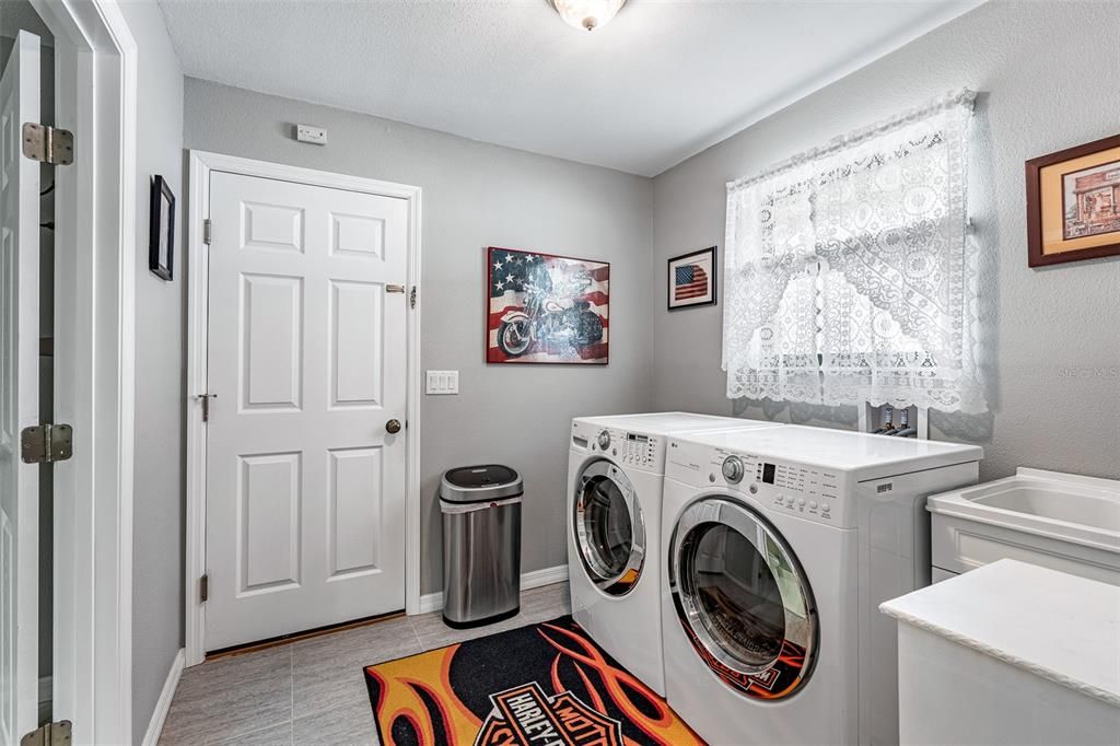 For Sale: $609,000 (3 beds, 2 baths, 2181 Square Feet)