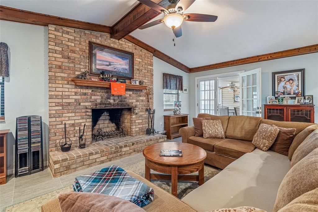 For Sale: $609,000 (3 beds, 2 baths, 2181 Square Feet)