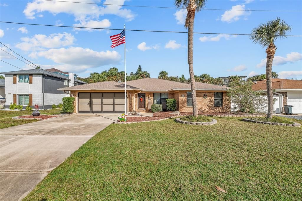 For Sale: $609,000 (3 beds, 2 baths, 2181 Square Feet)
