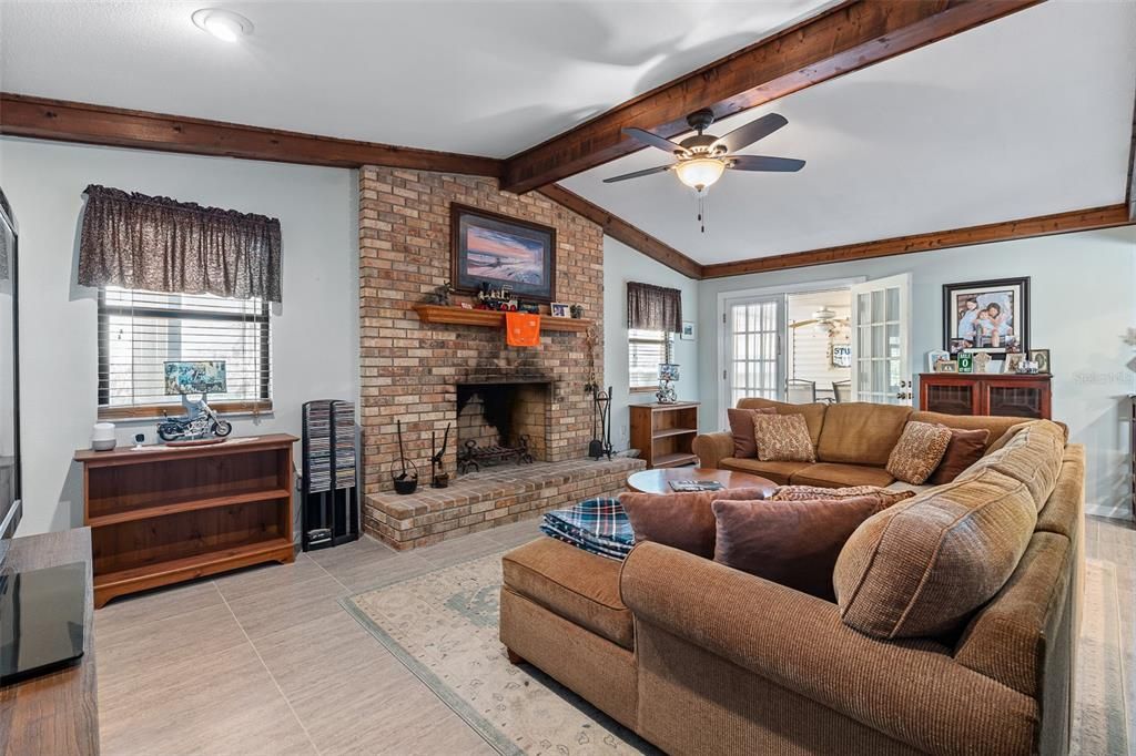 For Sale: $609,000 (3 beds, 2 baths, 2181 Square Feet)