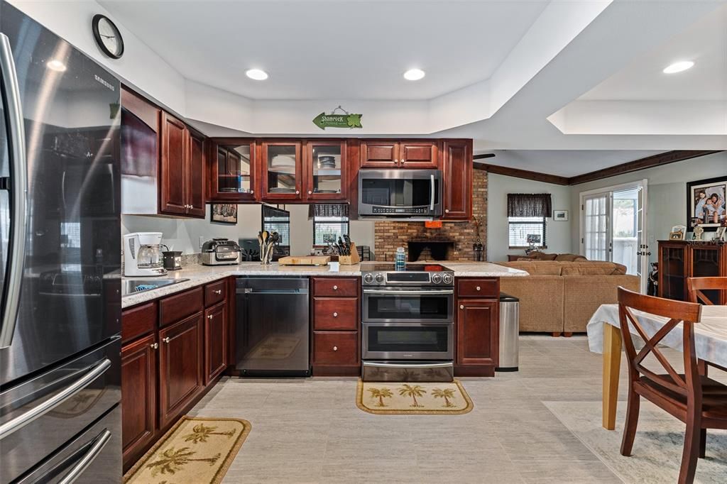 For Sale: $609,000 (3 beds, 2 baths, 2181 Square Feet)