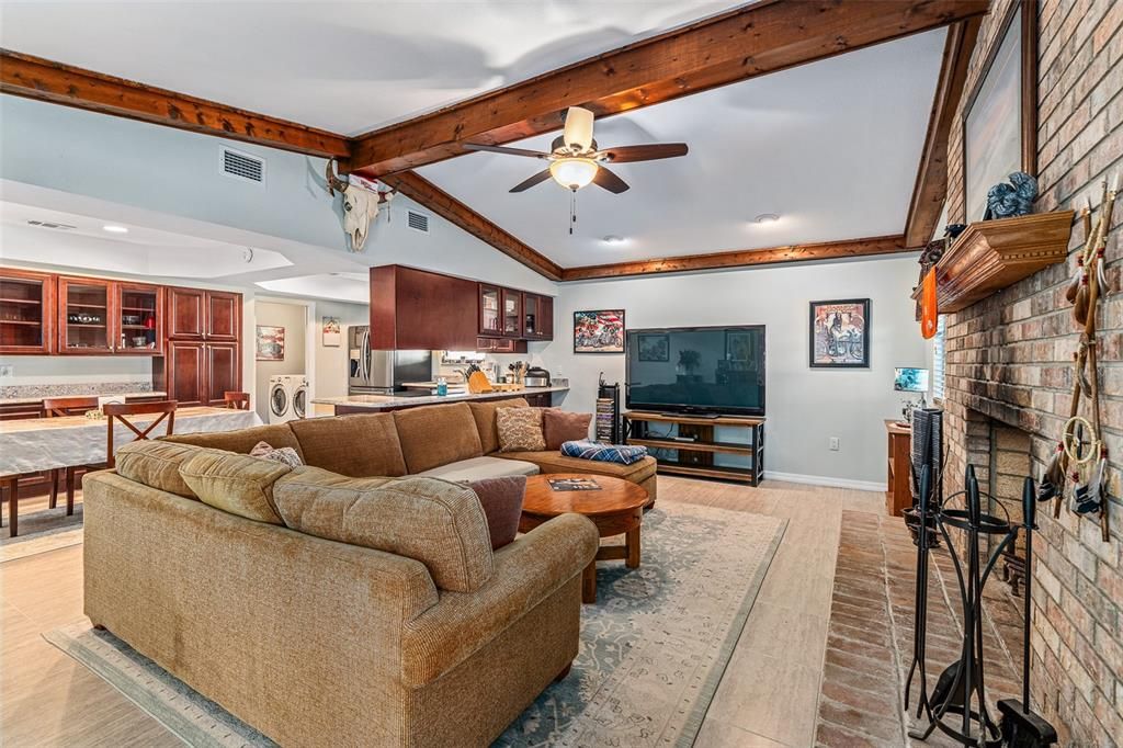 For Sale: $609,000 (3 beds, 2 baths, 2181 Square Feet)