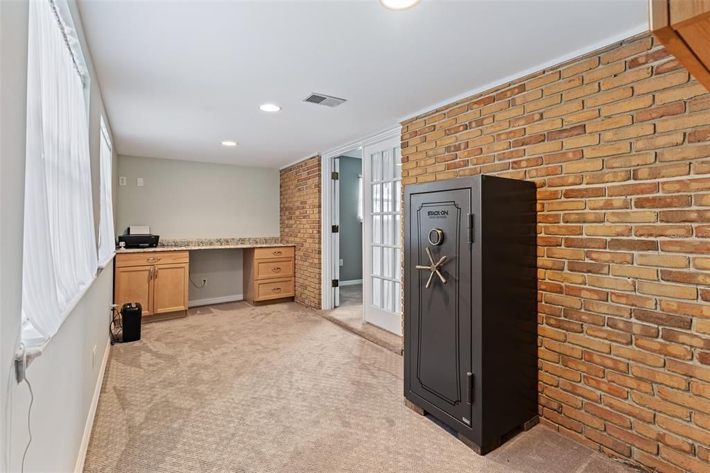 For Sale: $609,000 (3 beds, 2 baths, 2181 Square Feet)