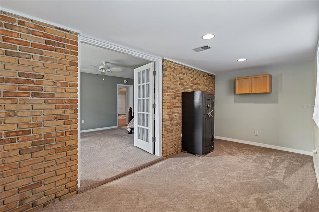 For Sale: $609,000 (3 beds, 2 baths, 2181 Square Feet)