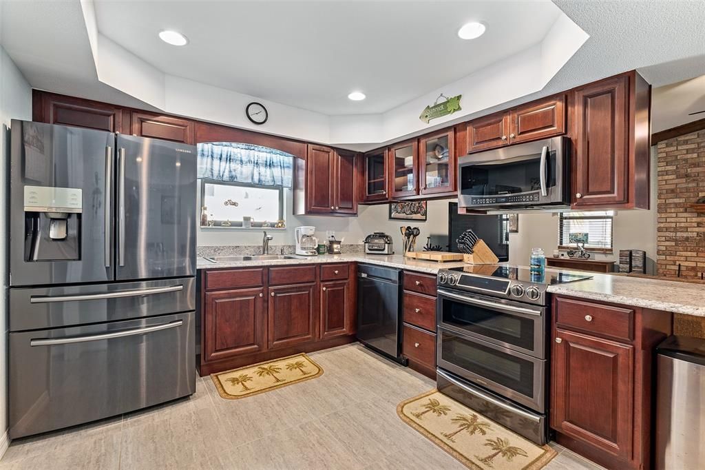 For Sale: $609,000 (3 beds, 2 baths, 2181 Square Feet)