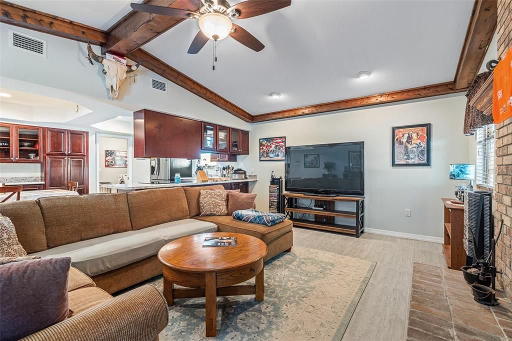 For Sale: $609,000 (3 beds, 2 baths, 2181 Square Feet)