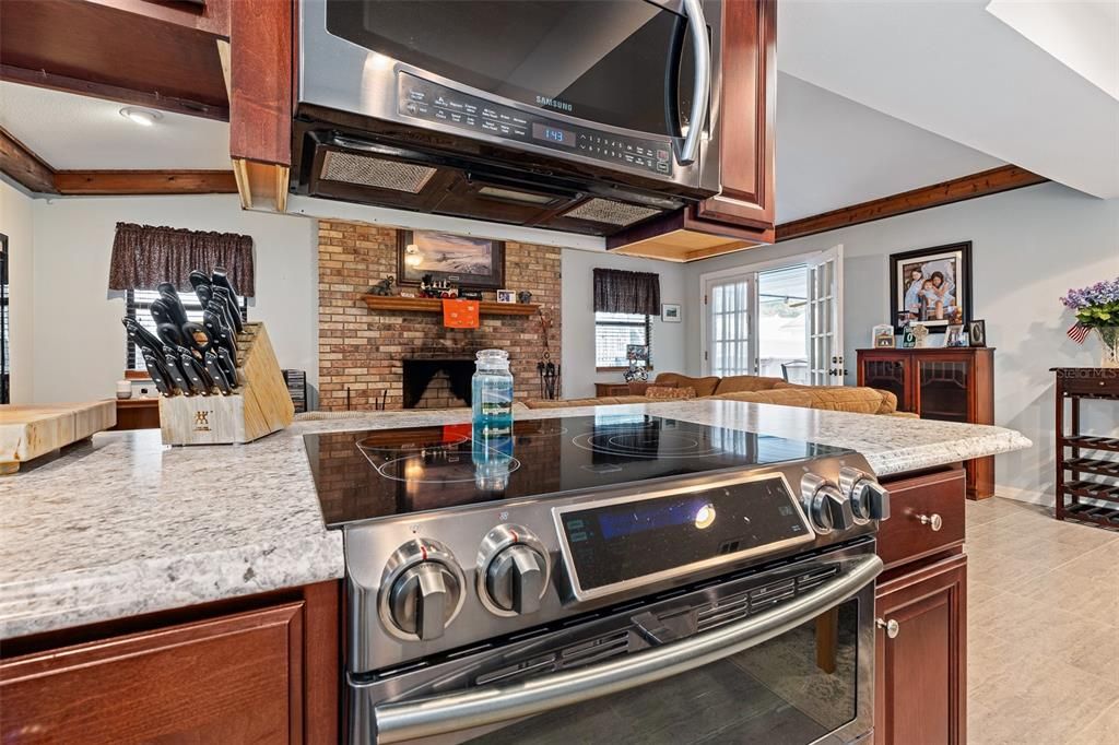 For Sale: $609,000 (3 beds, 2 baths, 2181 Square Feet)