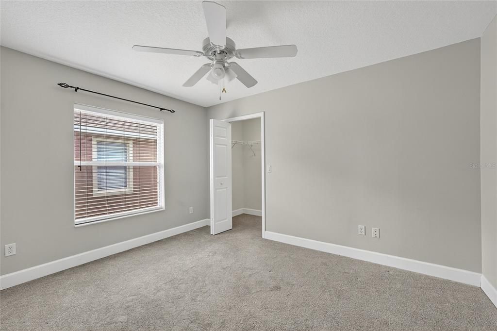 出租: $3,100 (3 贝兹, 2 浴室, 2127 平方英尺)