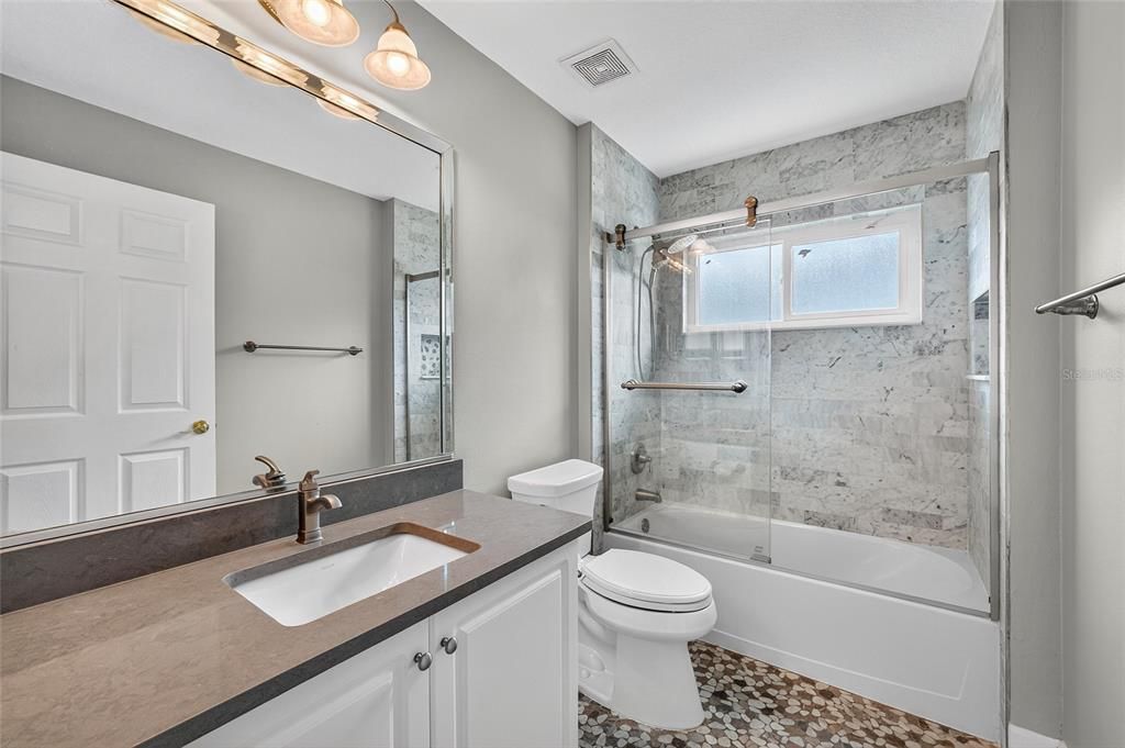 出租: $3,100 (3 贝兹, 2 浴室, 2127 平方英尺)