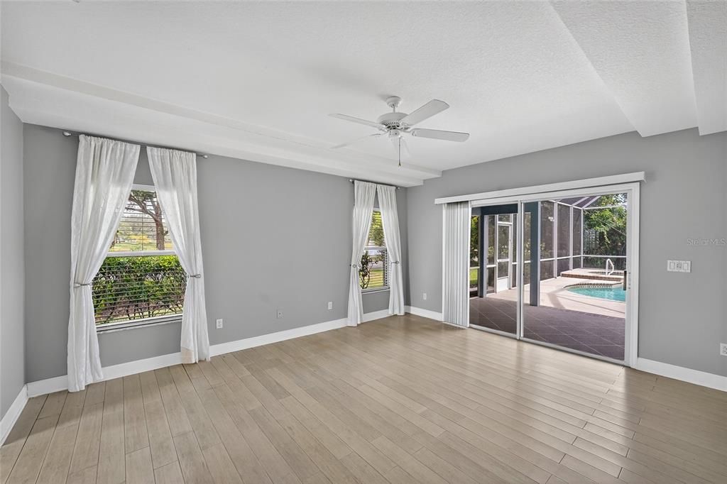 出租: $3,100 (3 贝兹, 2 浴室, 2127 平方英尺)