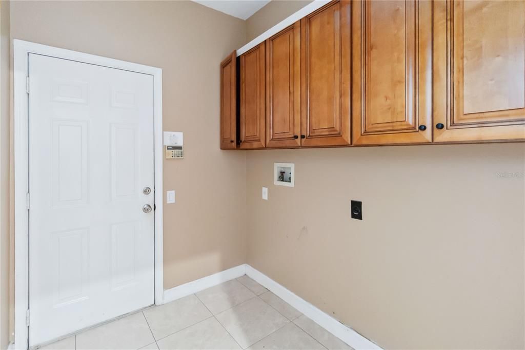 For Sale: $849,900 (5 beds, 3 baths, 2762 Square Feet)