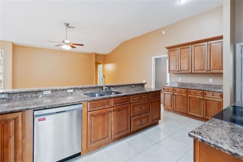 For Sale: $849,900 (5 beds, 3 baths, 2762 Square Feet)