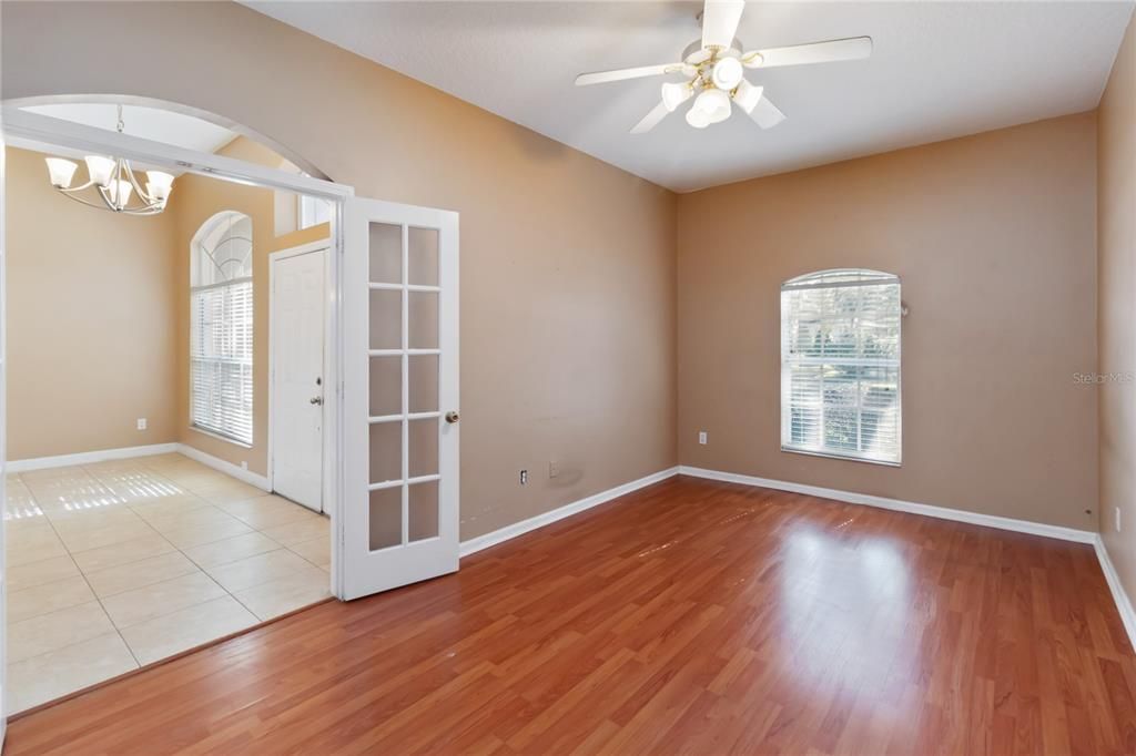 For Sale: $849,900 (5 beds, 3 baths, 2762 Square Feet)