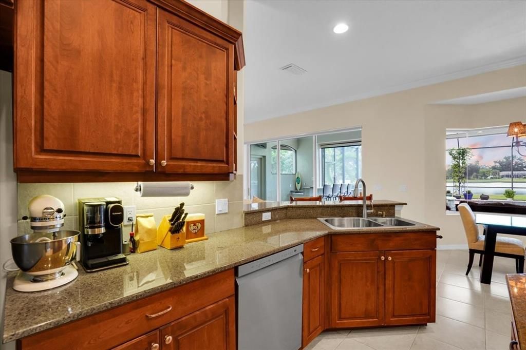 En Venta: $739,000 (3 camas, 2 baños, 2630 Pies cuadrados)