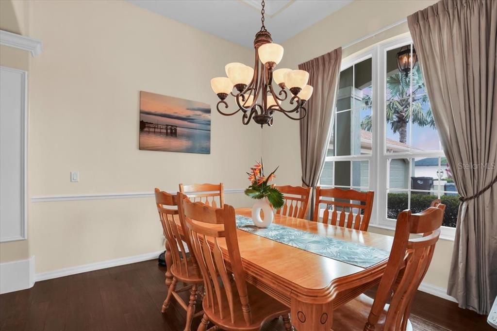 En Venta: $739,000 (3 camas, 2 baños, 2630 Pies cuadrados)