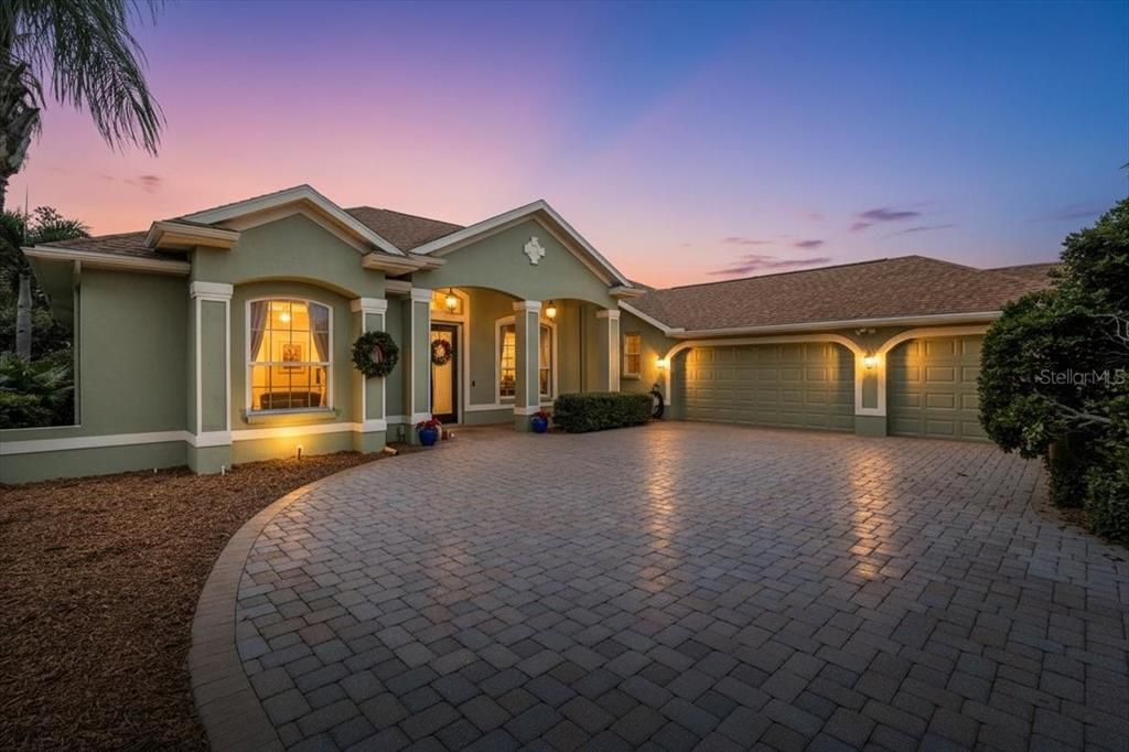 En Venta: $739,000 (3 camas, 2 baños, 2630 Pies cuadrados)