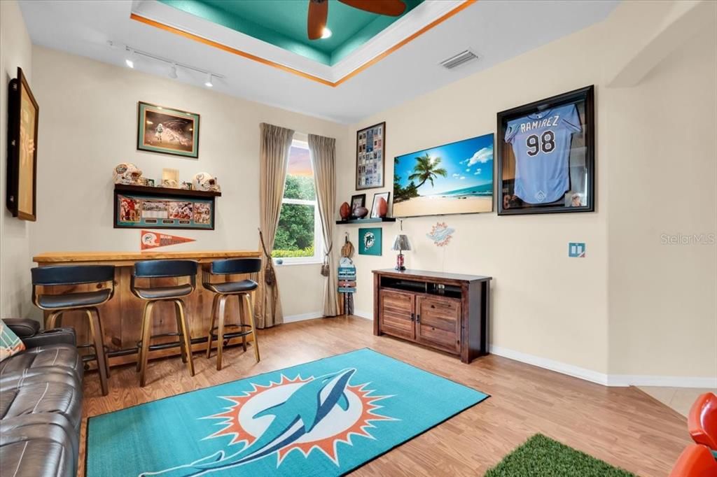 En Venta: $739,000 (3 camas, 2 baños, 2630 Pies cuadrados)