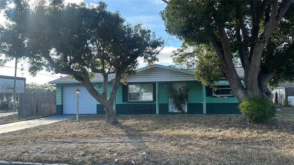 For Sale: $194,900 (2 beds, 2 baths, 936 Square Feet)