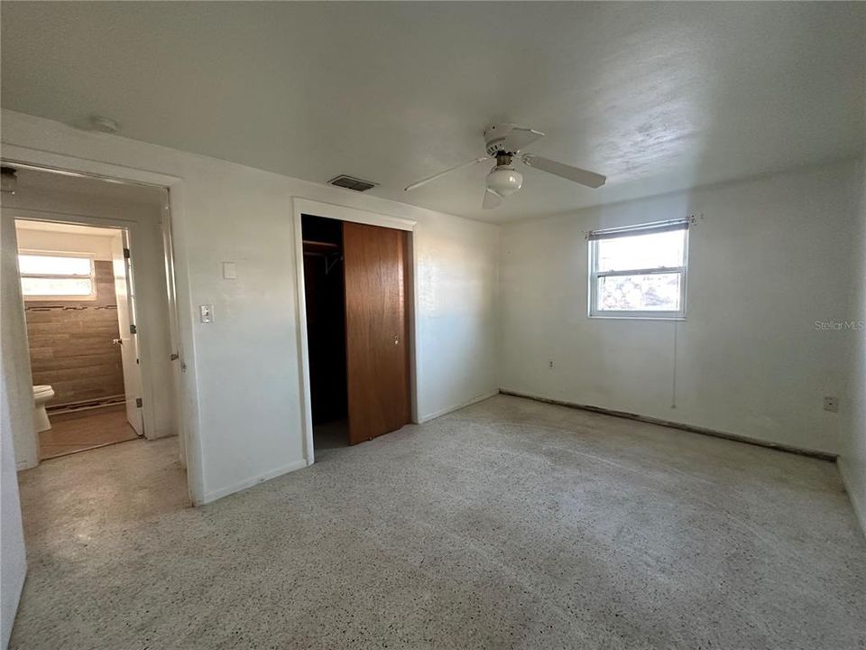 For Sale: $194,900 (2 beds, 2 baths, 936 Square Feet)